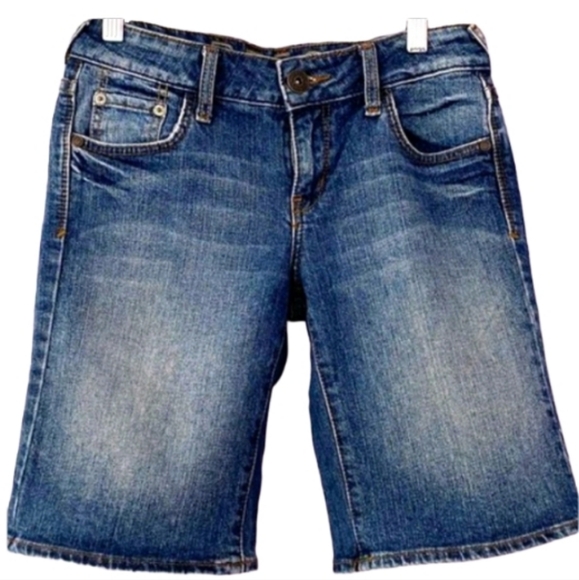 dELiA*s Bermuda Distressed Denim Jean Shorts EUC - Picture 1 of 10